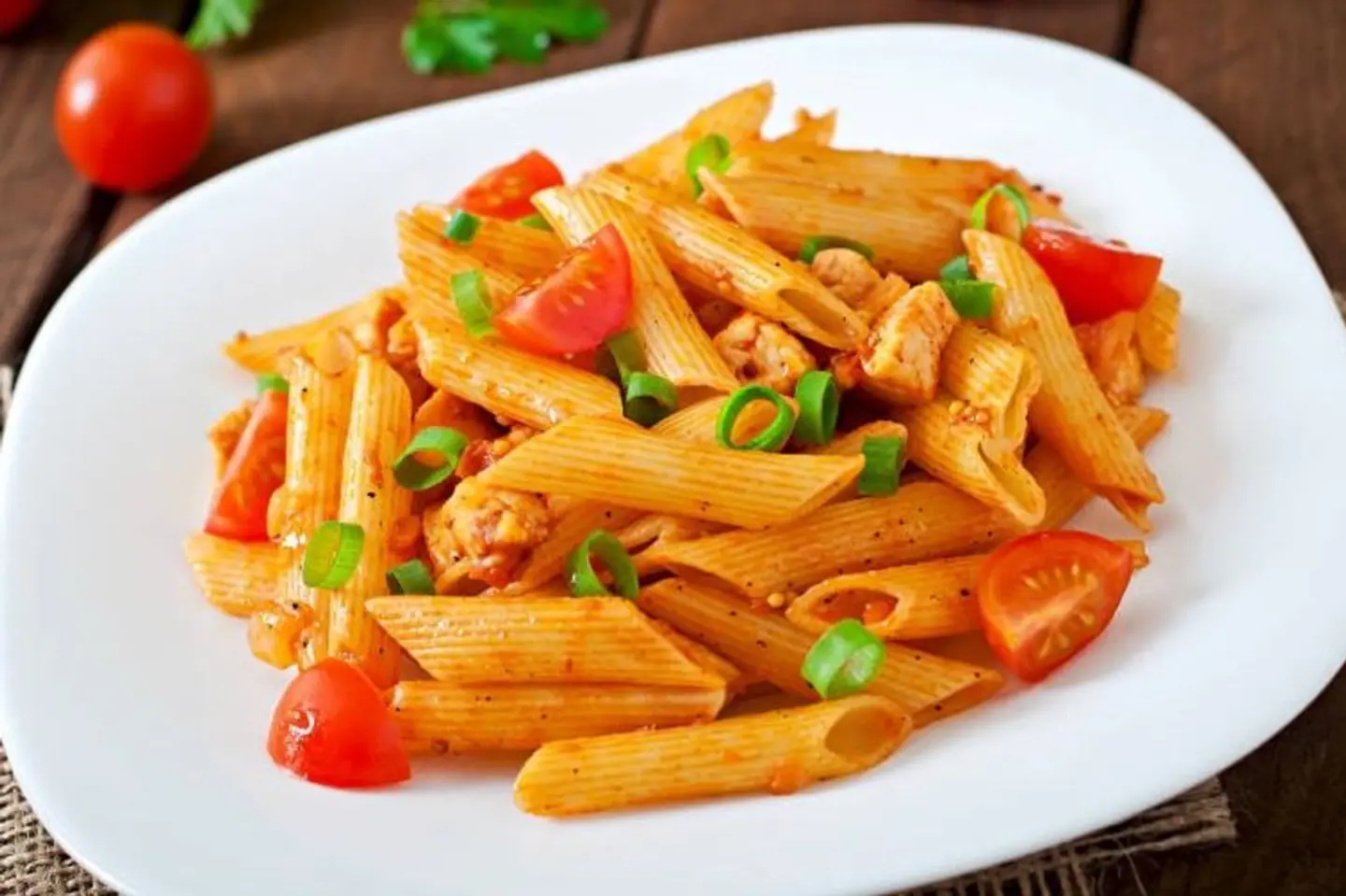 طاجن مكرونة سجق