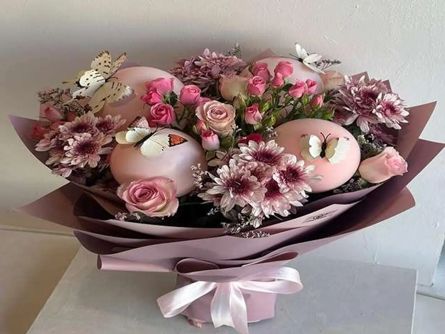 باقة سحر الفراشات والبلونات