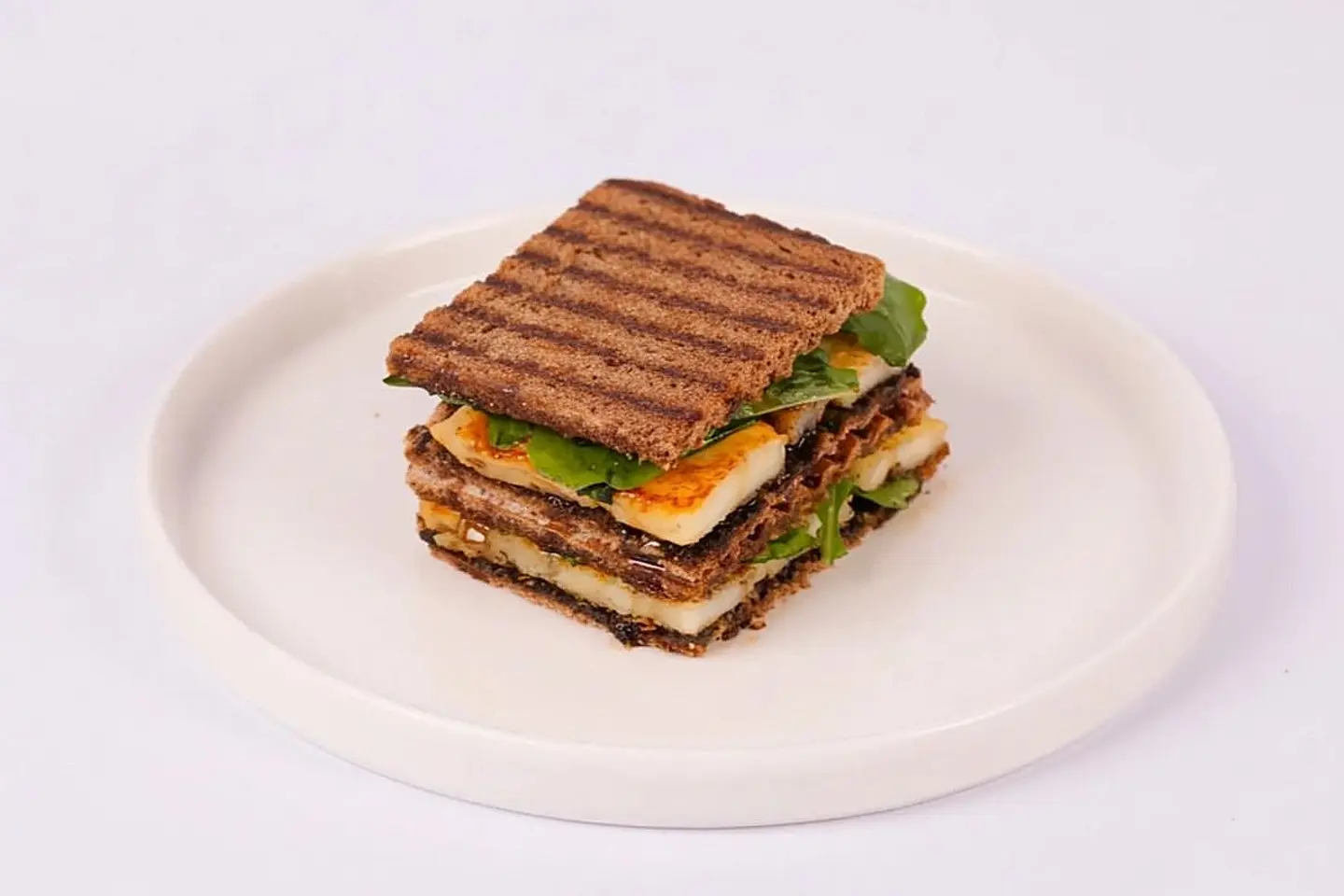 حلومي زعتر ساندويتش