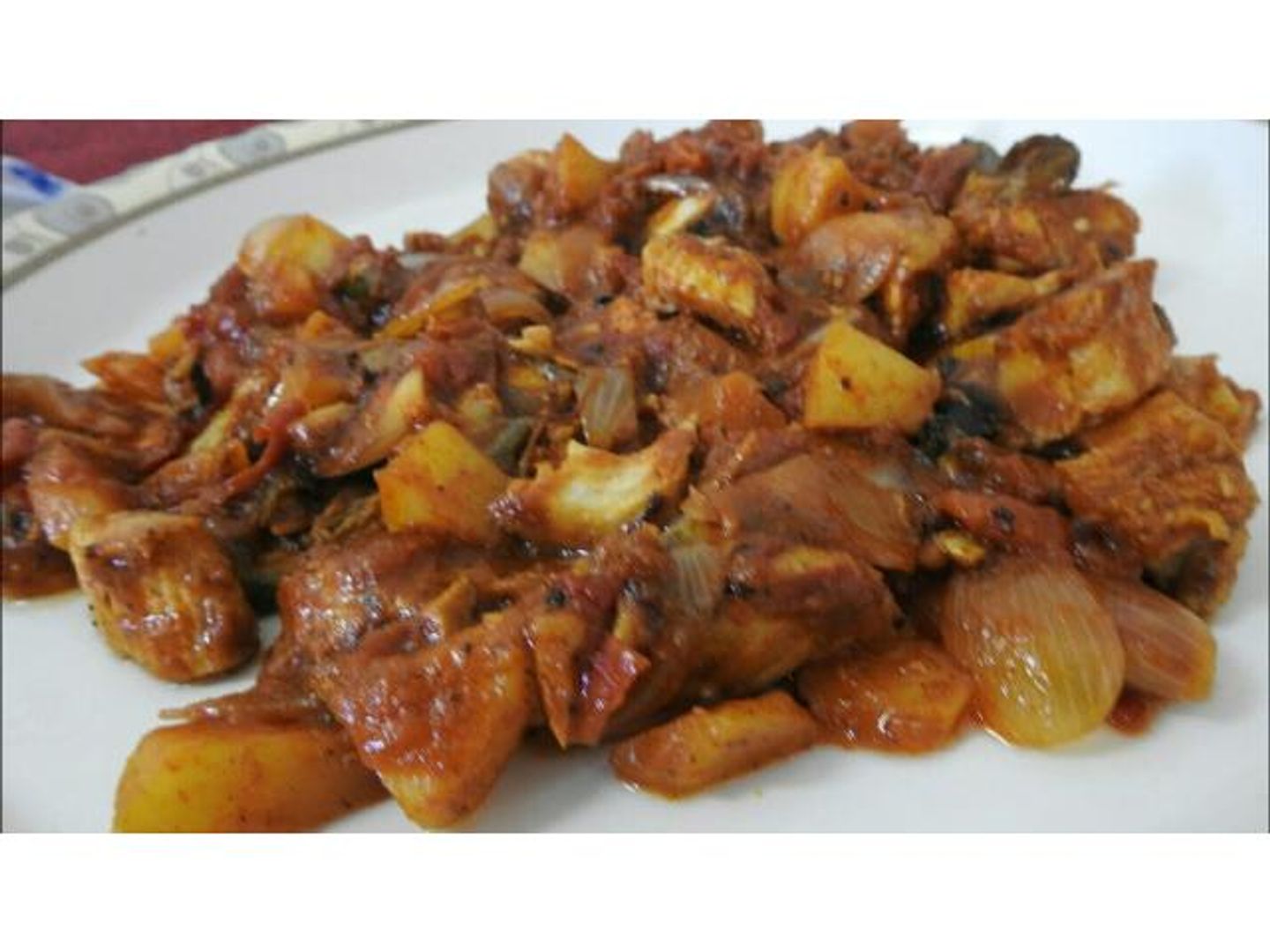عقدة سمك مع الخبز