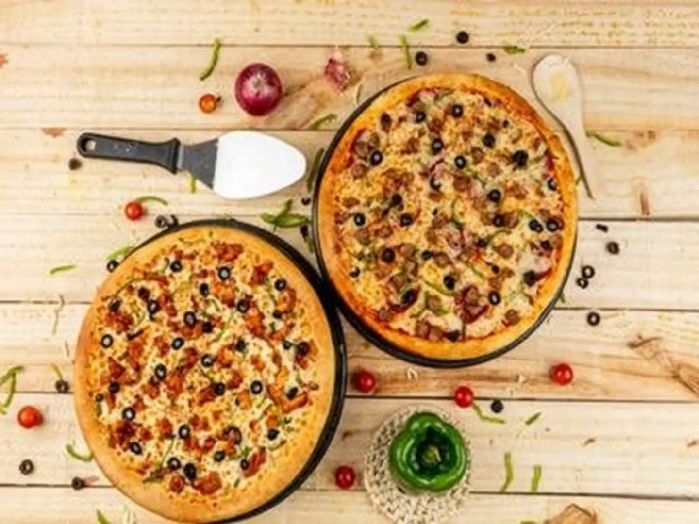 عرض البيتزا الوسط