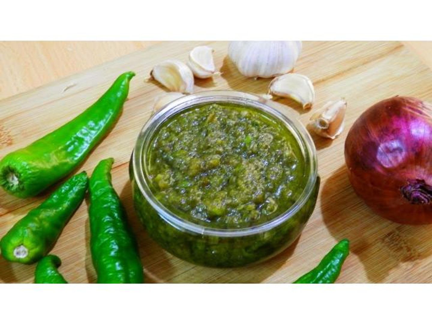 سلطة خضراء حارة