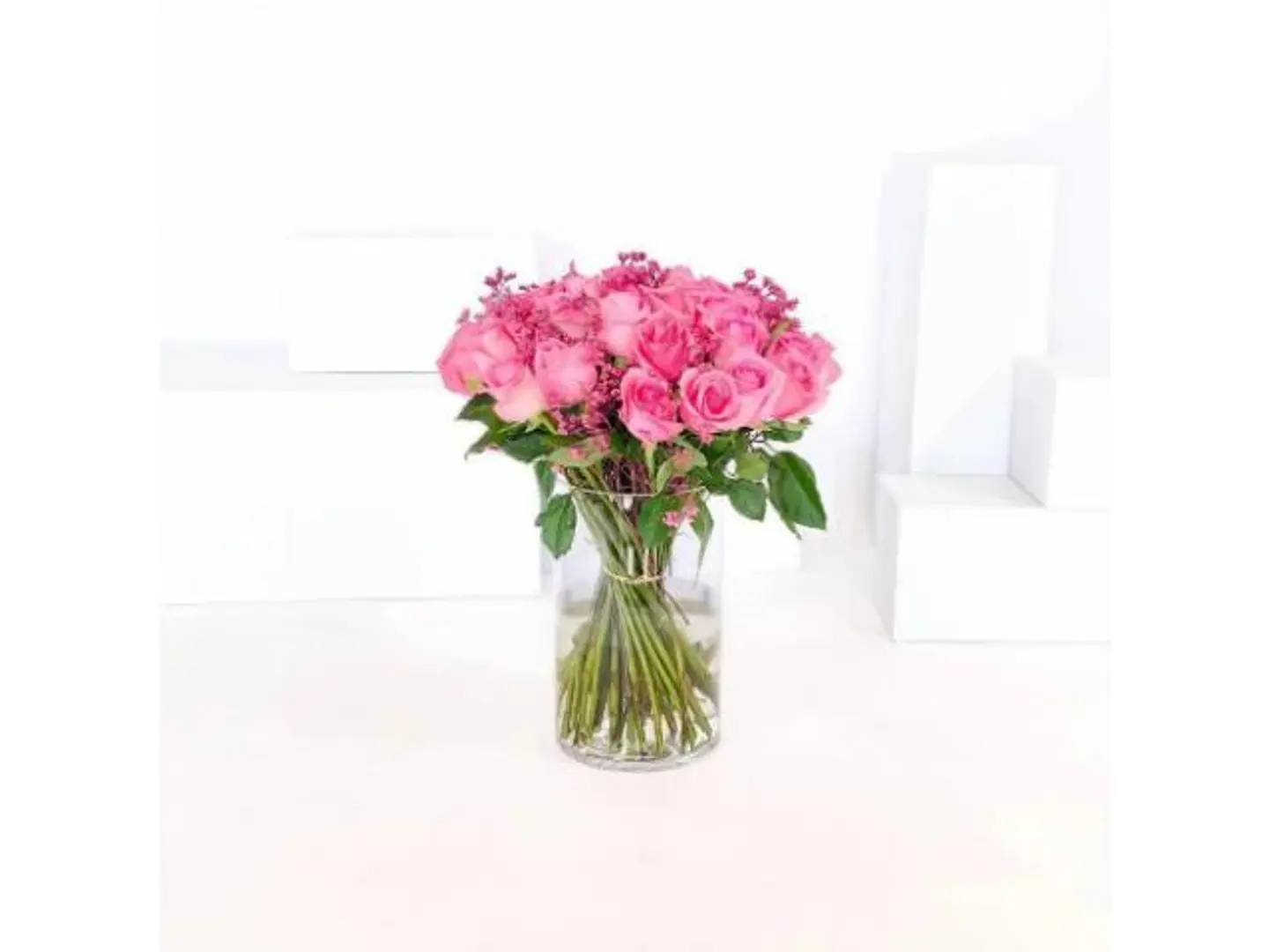 فازه عند ظهورك في حياتي أيقنت إن ما مضى من عمري مجرد حياة بدون روح