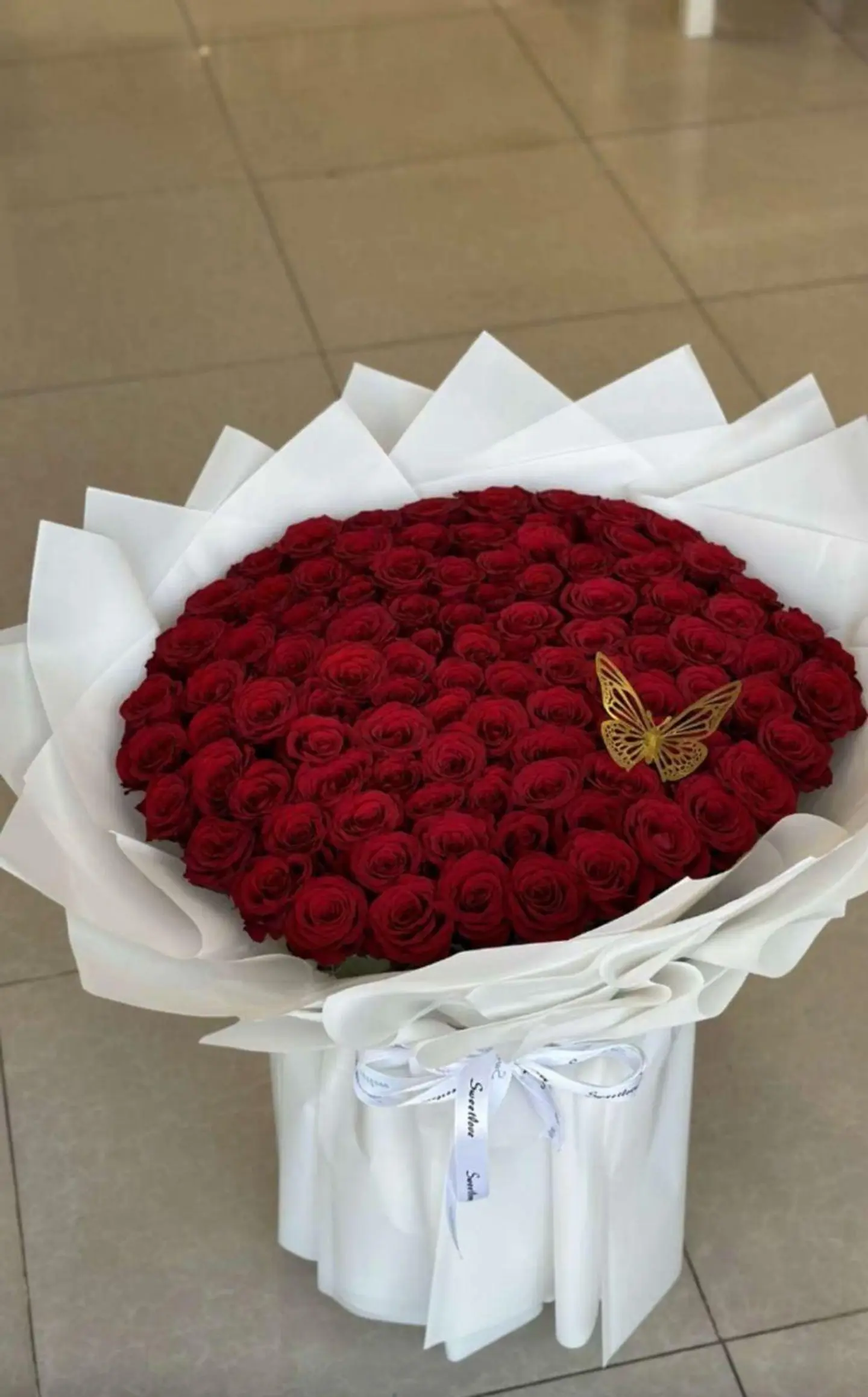 Bouquet Of 150 Elegant Roses