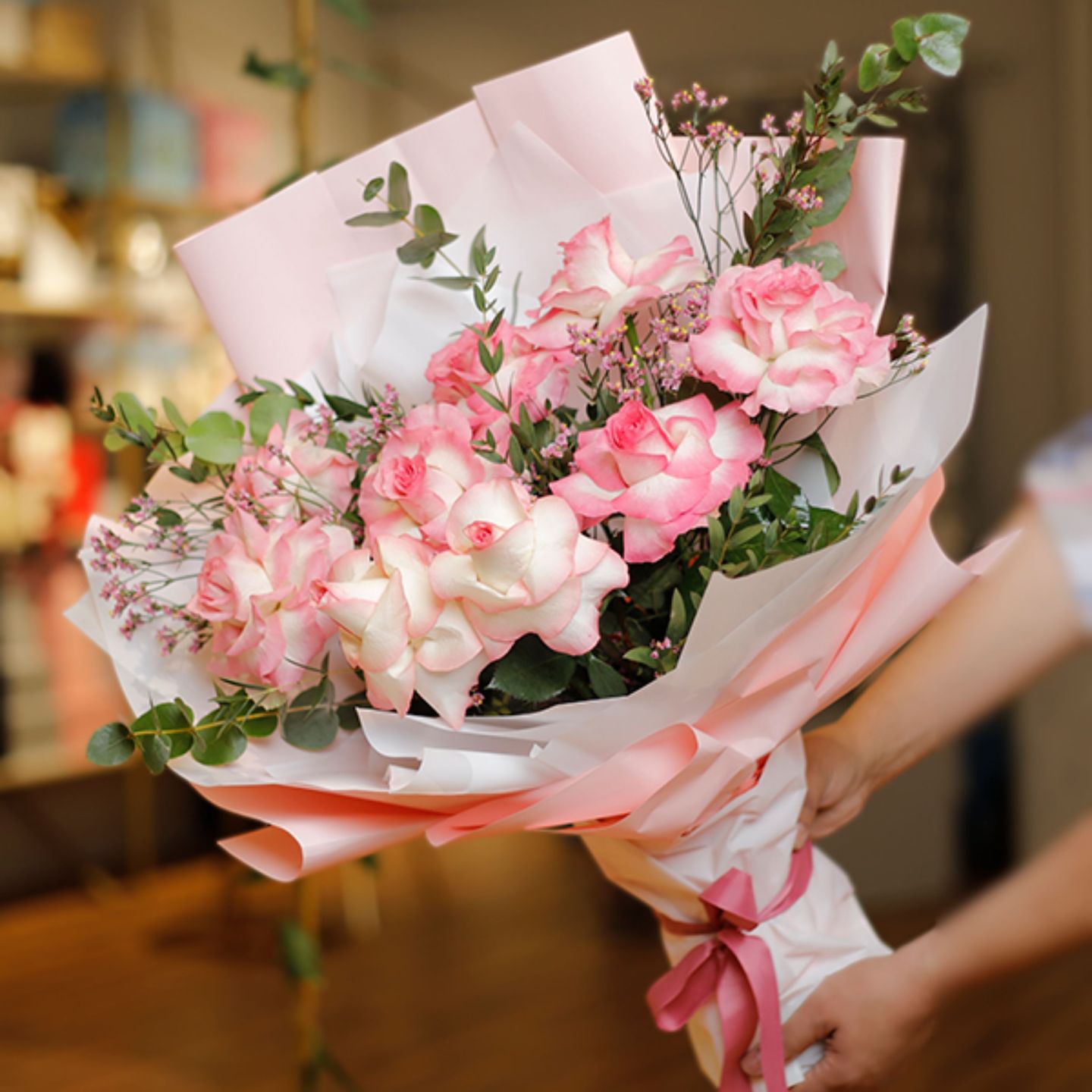 B3   Pink Rose Bouquet