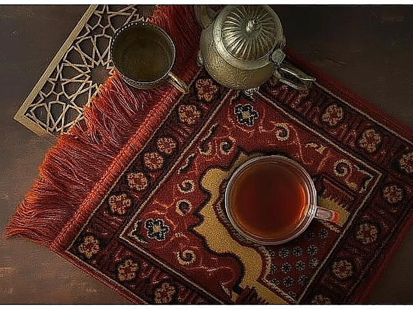 شاهي احمر سادة