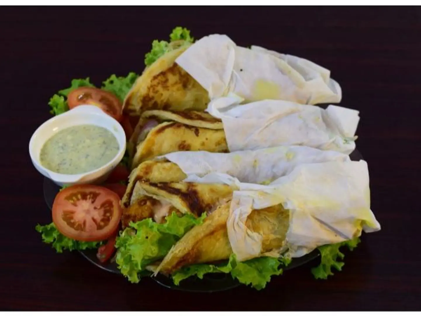 رول كباب لحم مفروم بالمايونيز والثوم