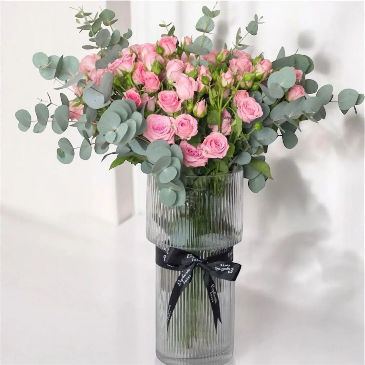 Rosy Moment Bouquet Vase