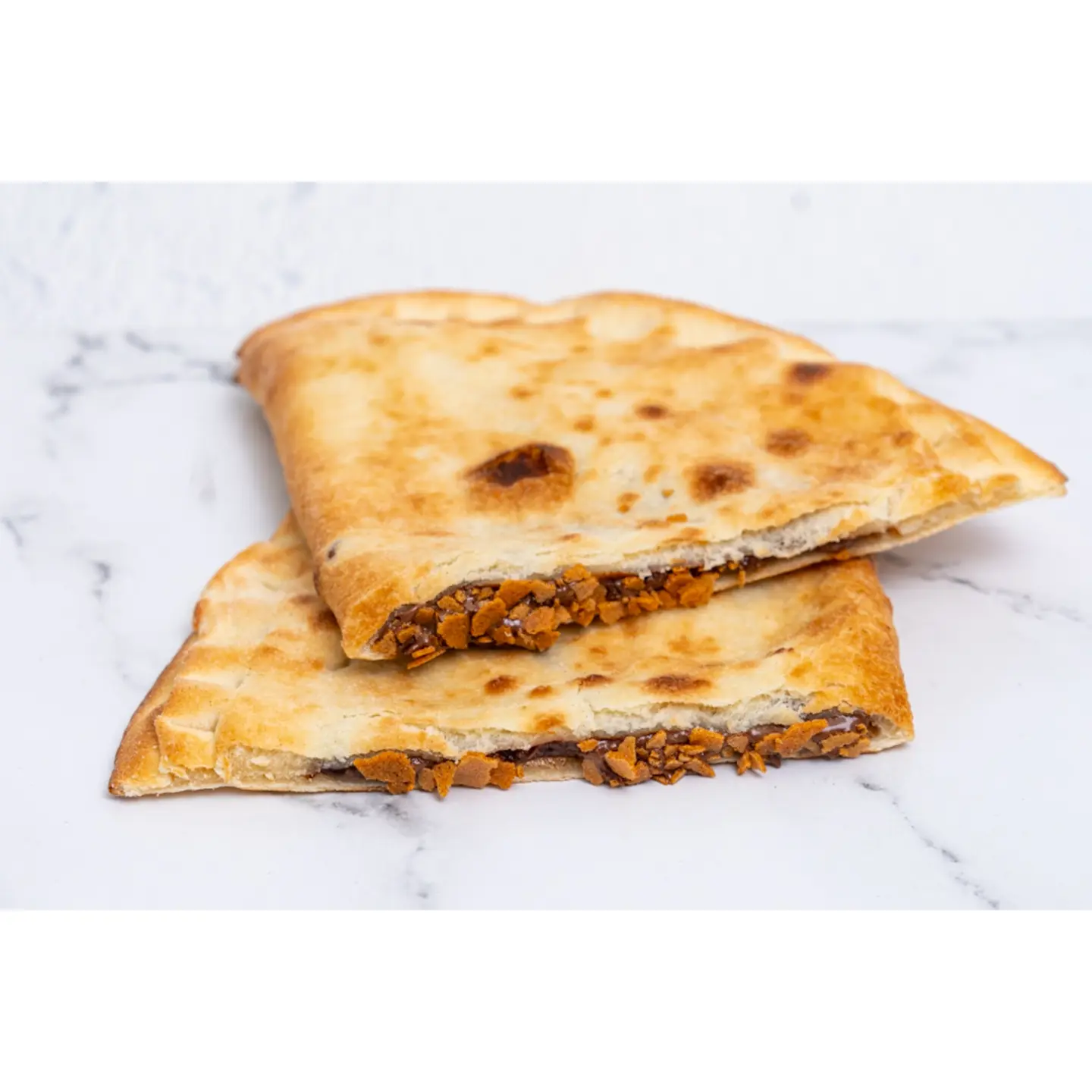 نوتيلا مع قطع بسكويت ويفر