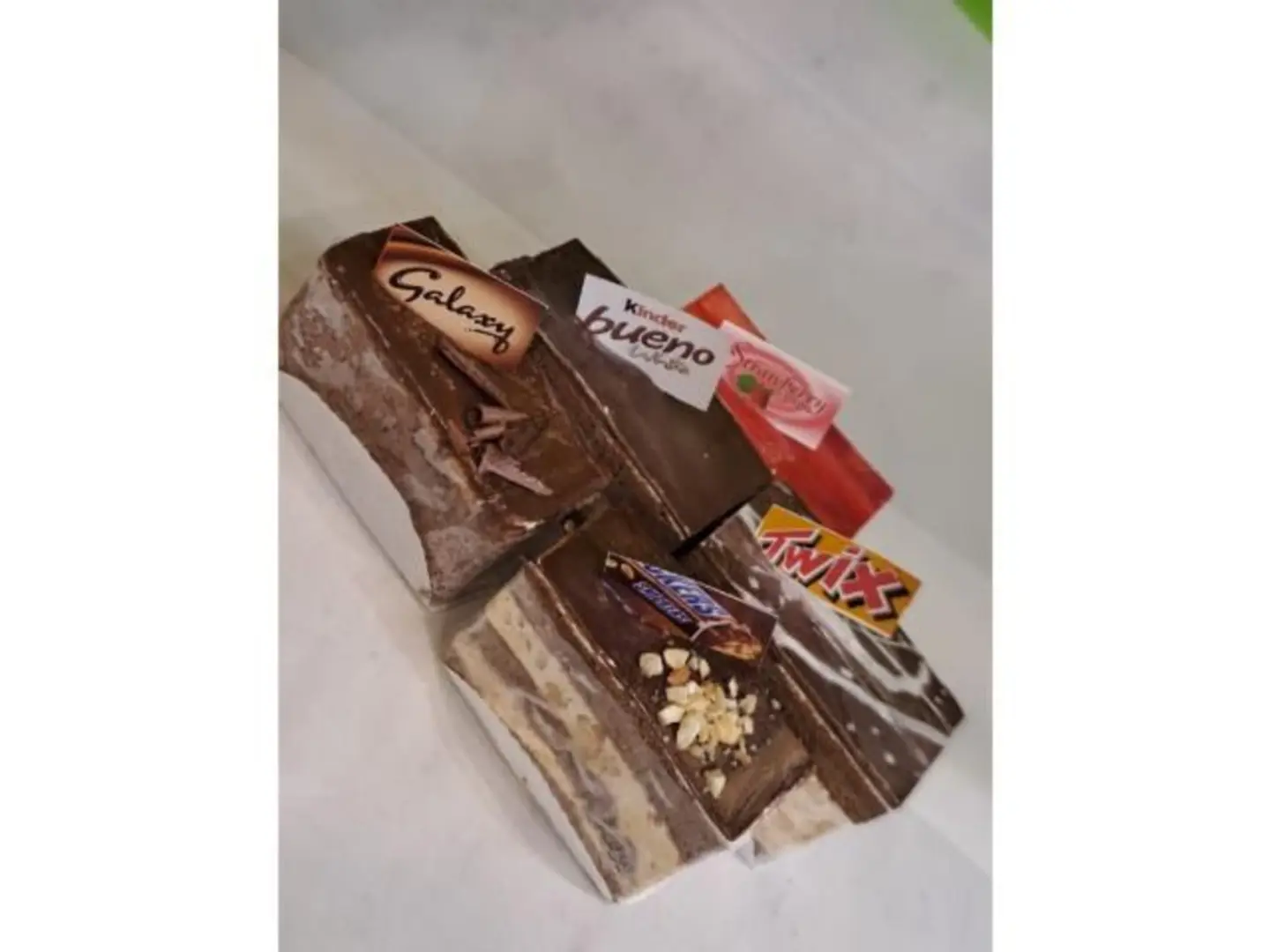 Large Mixed Cake Slice