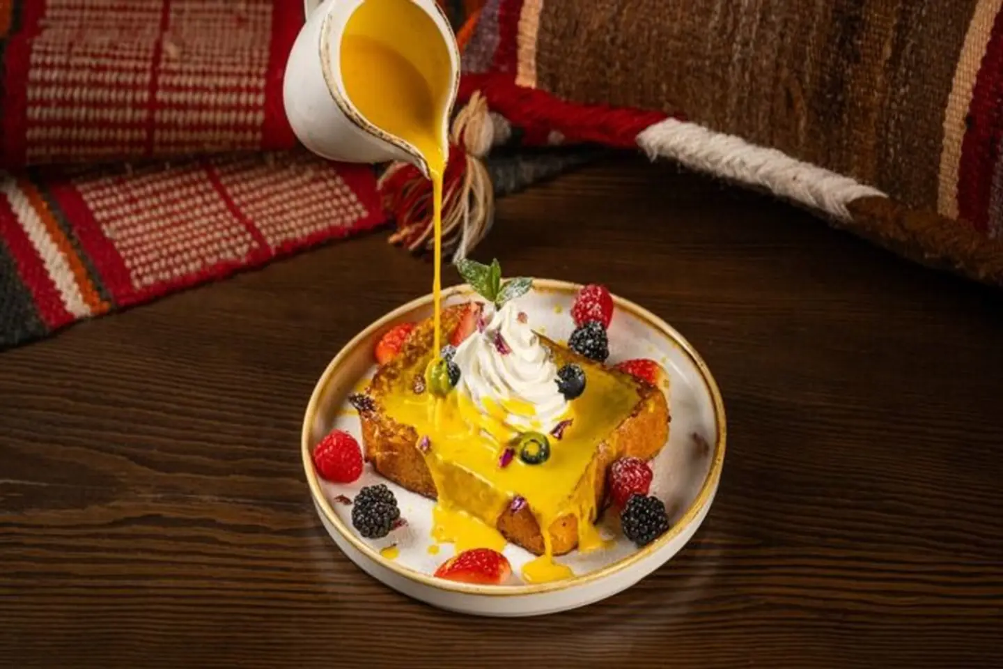 توست الزعفران و القرفة