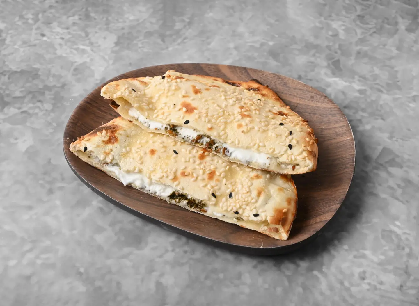 فطيرة لبنة زعتر