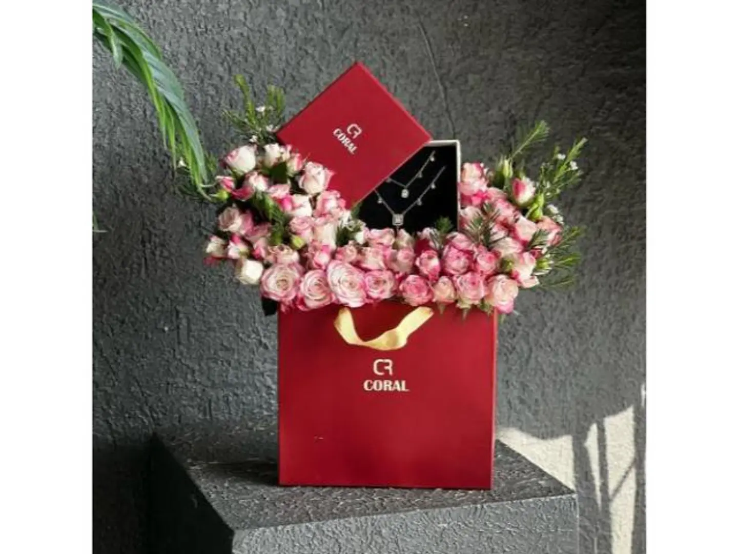 Beauty Necklace With Flowers