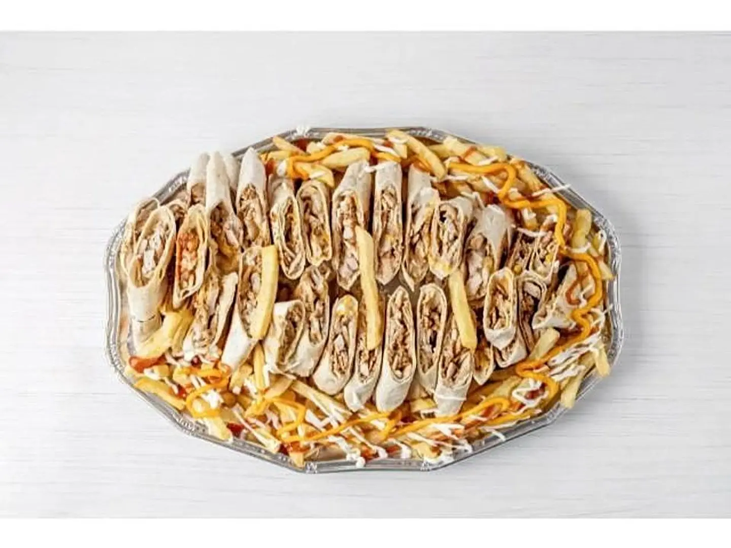 صحن عربي عائلي