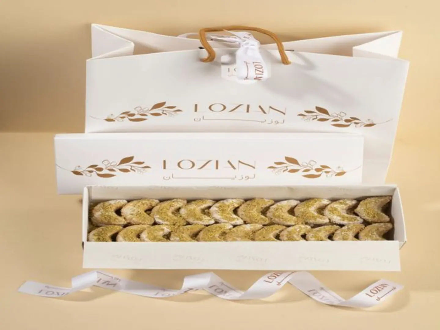 بوكس غريبة اللوز