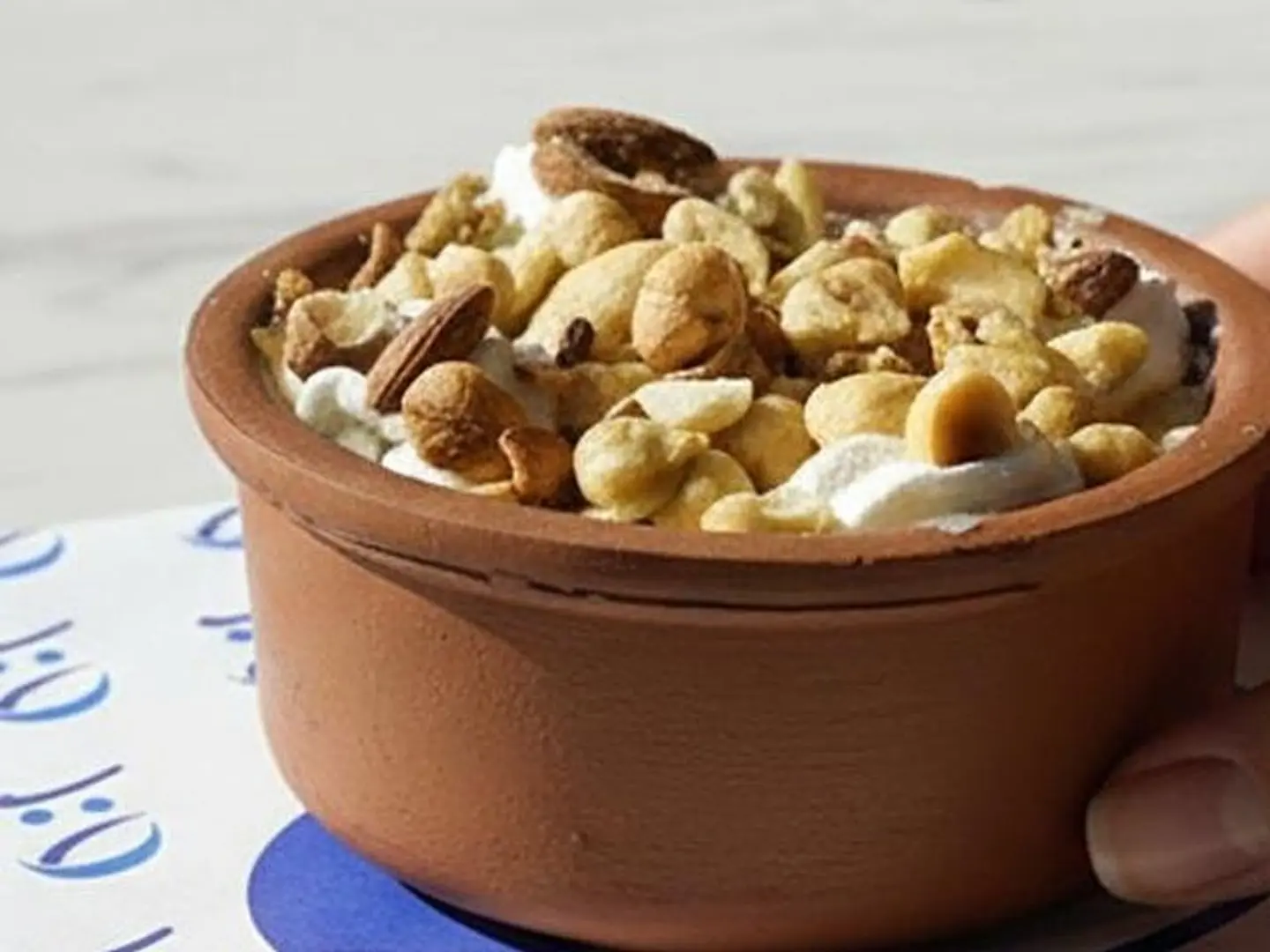 أم علي قشطة ومكسرات