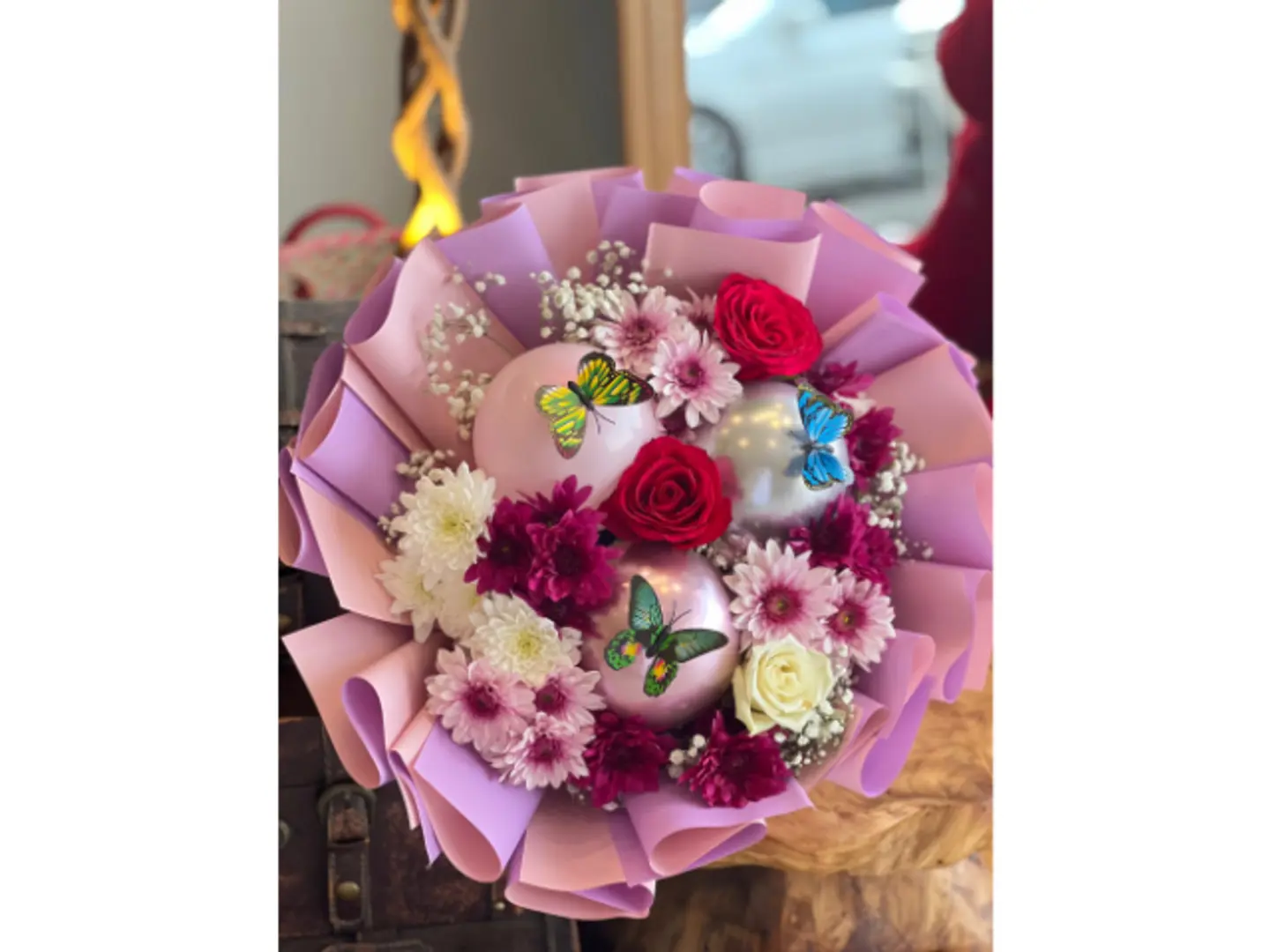 Bouquet Of Roses And Balloons