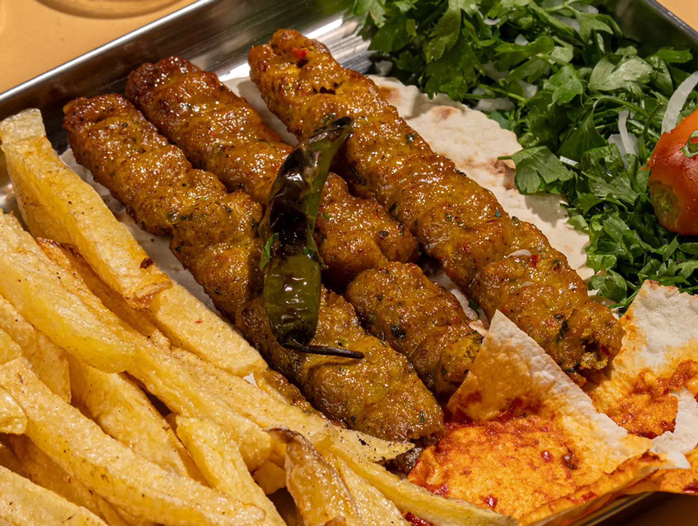 صحن كباب دجاج ( 3 أسياخ )