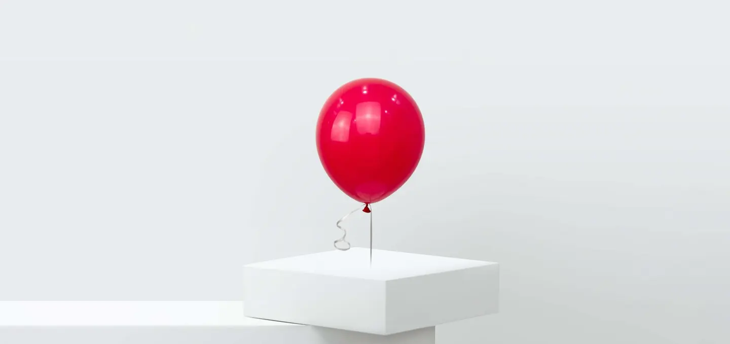 بالون احمر عادي