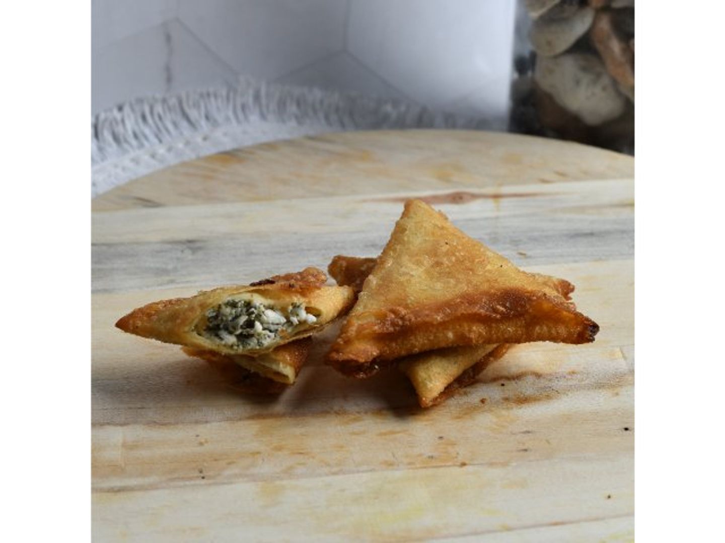 سمبوسة جبن بيضاء