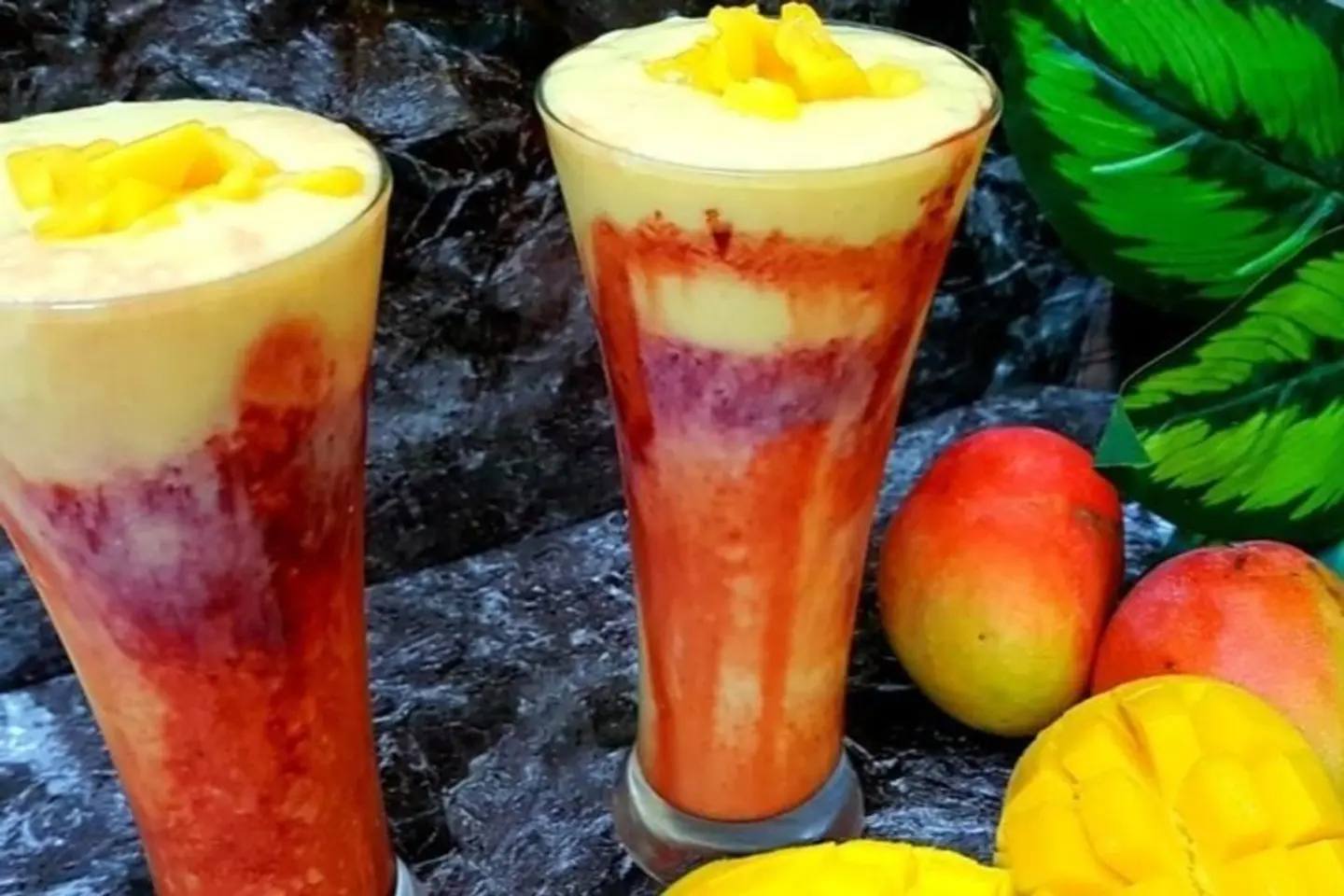 Buy 2 Small Isfahani Cups And Get A Small Raspberry Smoothie Cup For Free