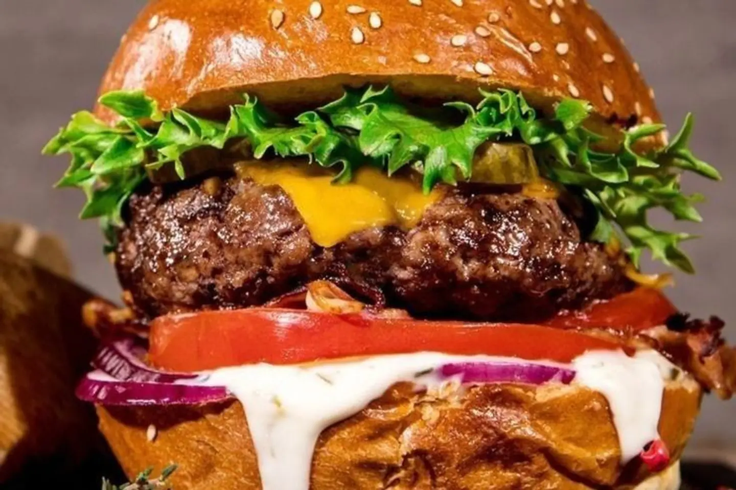 تشيز برجر لحم