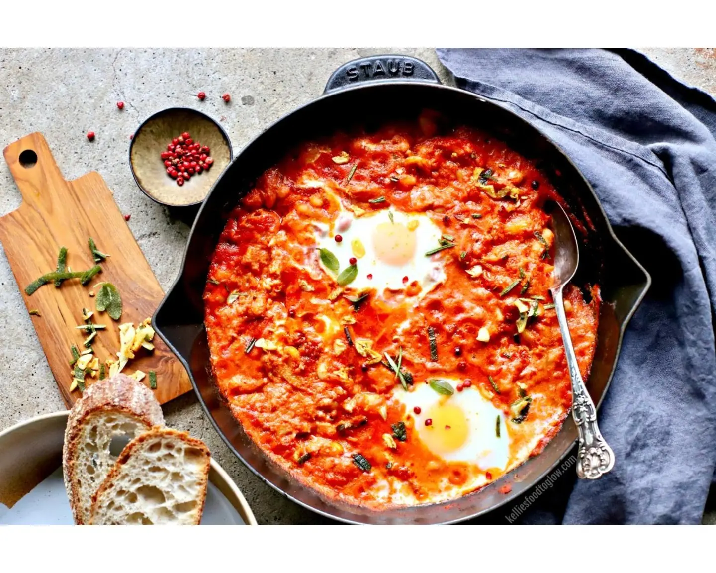 فاصوليا حمراء بالبيض