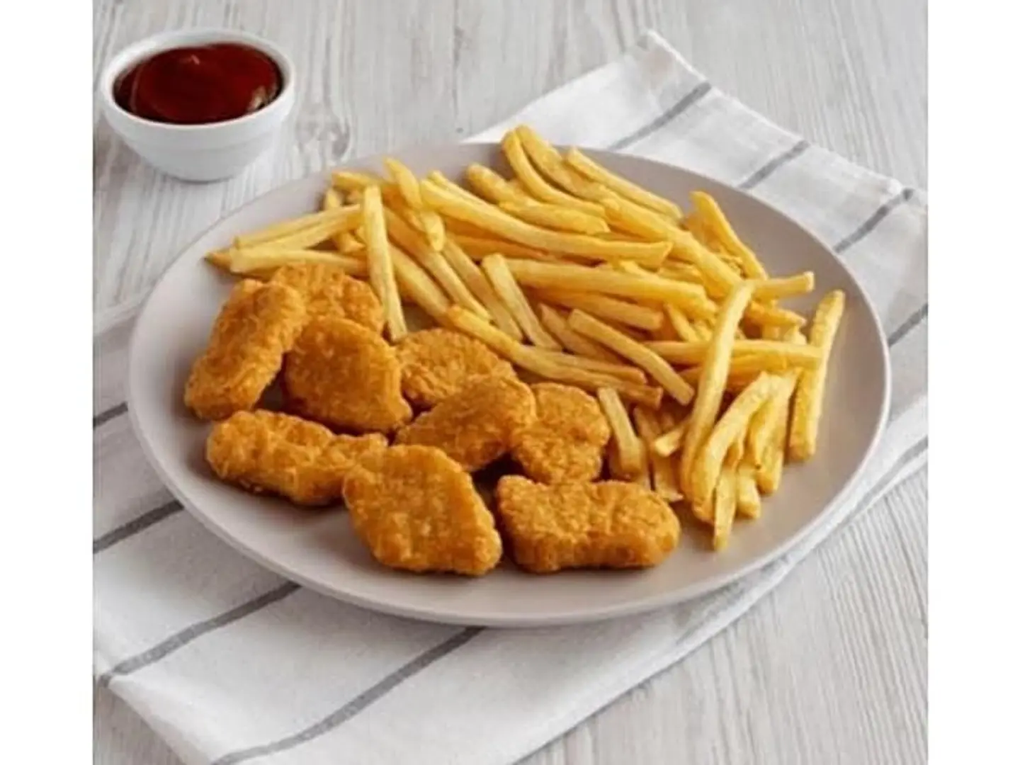 Chicken Nuggets With Fries