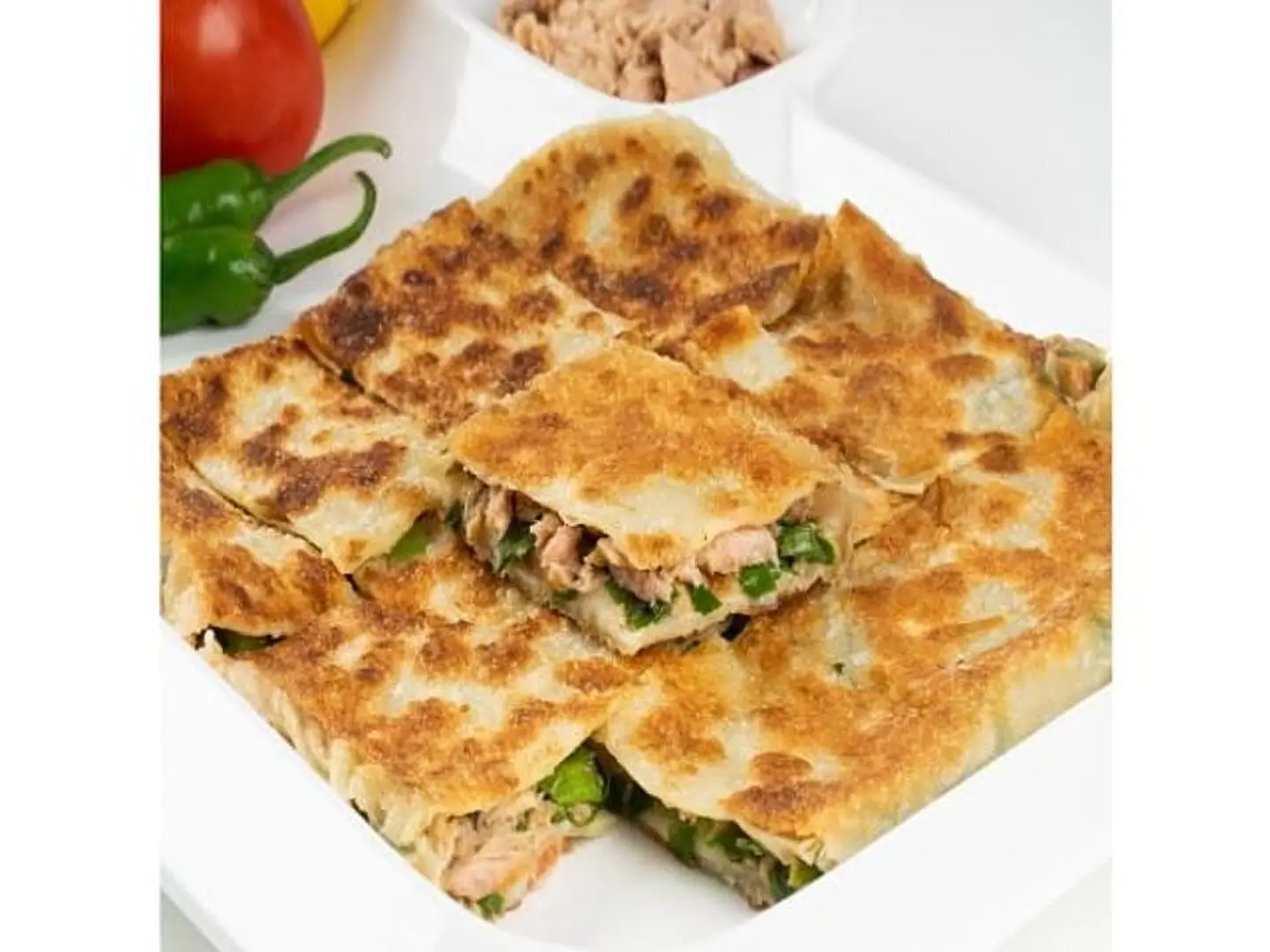 مطبق بالتونه