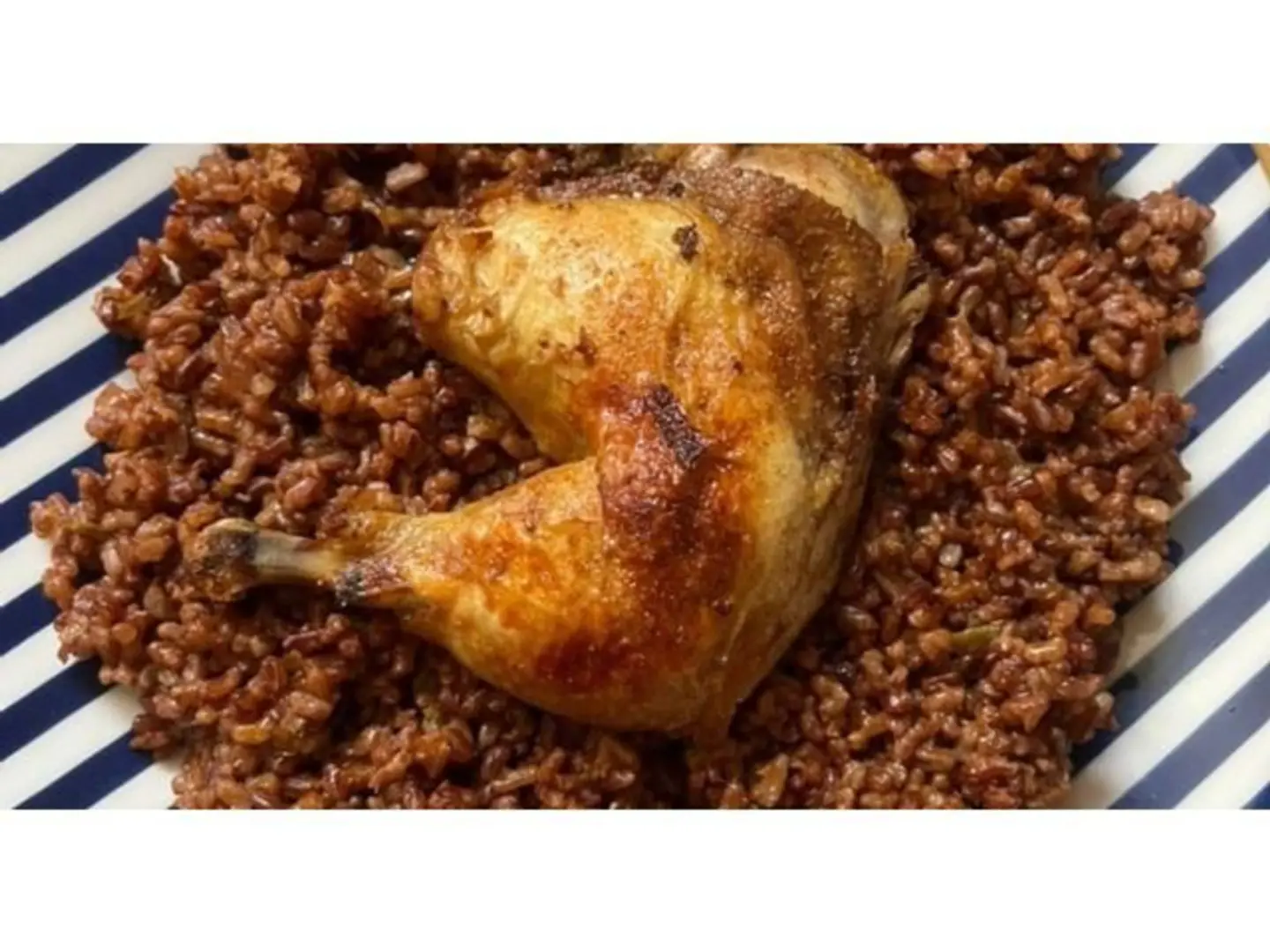 نصف حبة دجاج عيش حساوي