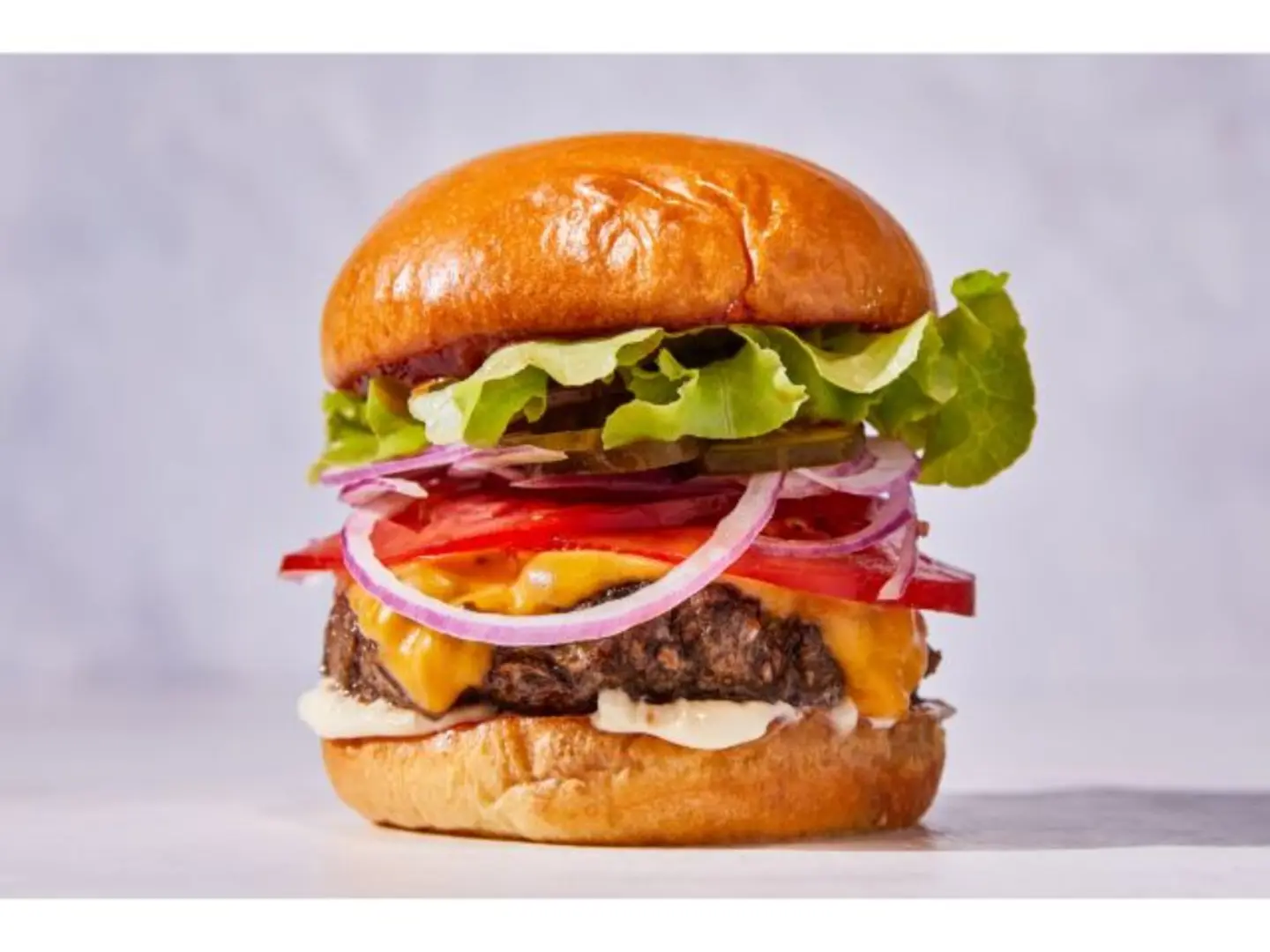 برجر لحم طازج حار