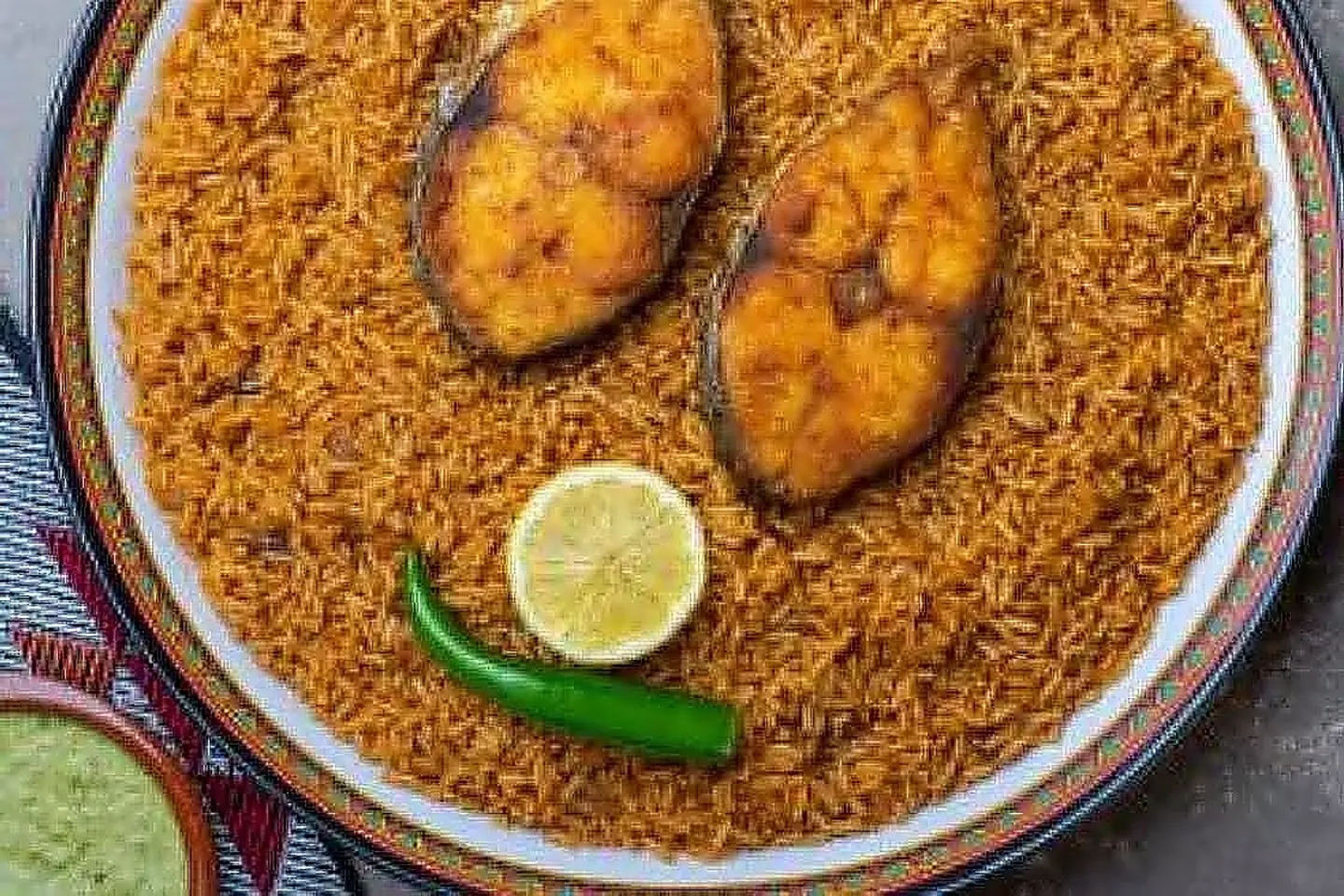 سمك مقلي مع الأرز لشخص واحد