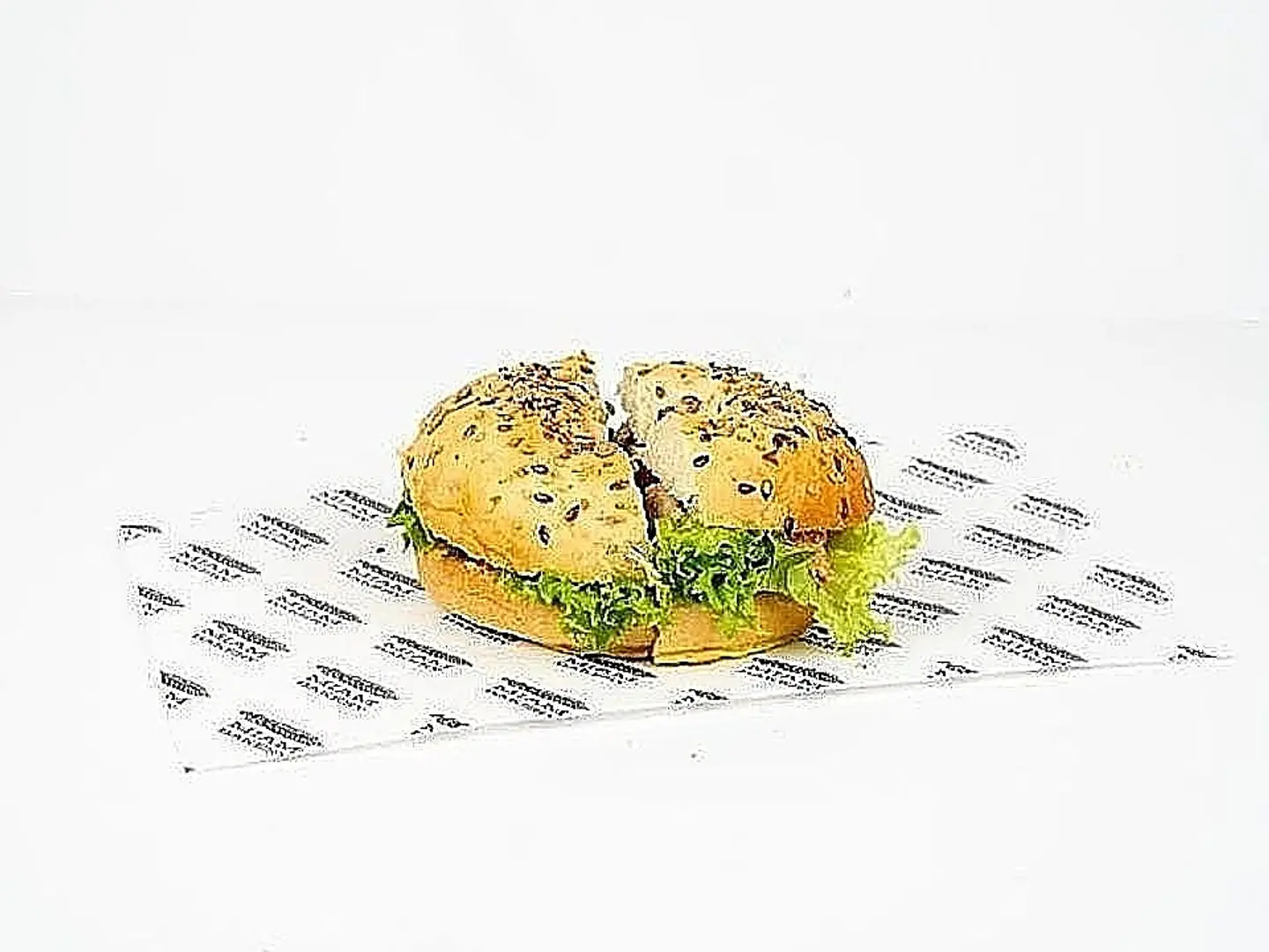 بيض بخبز البيجل بالحبوب المتنوعة