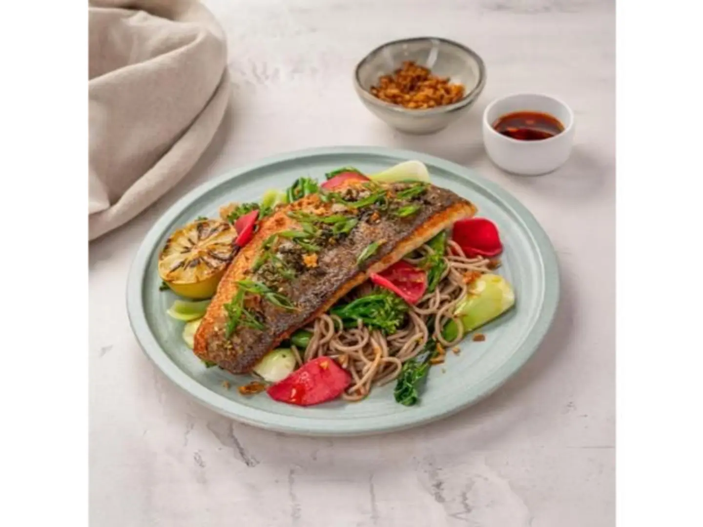 سمك القاروس باليوزو والفلفل الحار