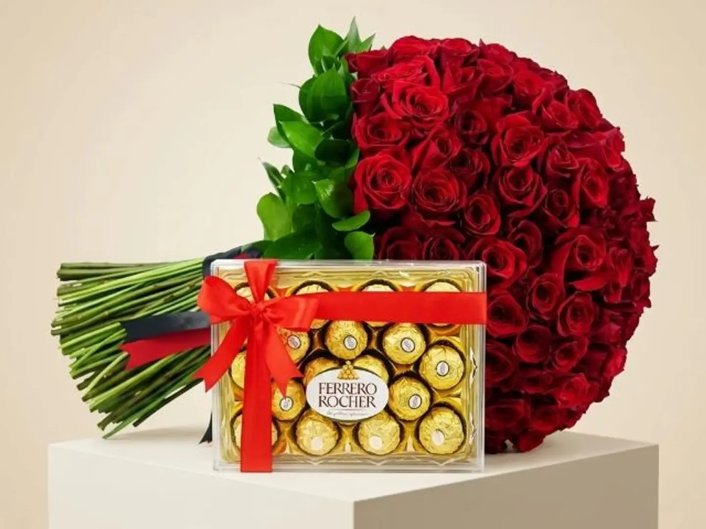 باقه ورد مع شوكلت فروشي