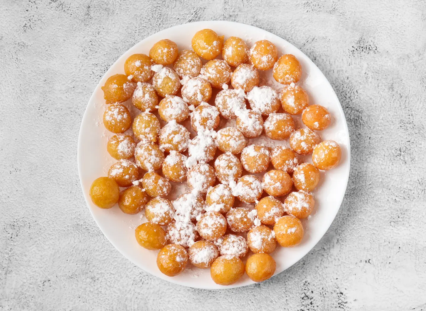 لقيمات صحن كبير مع بودرة السكر