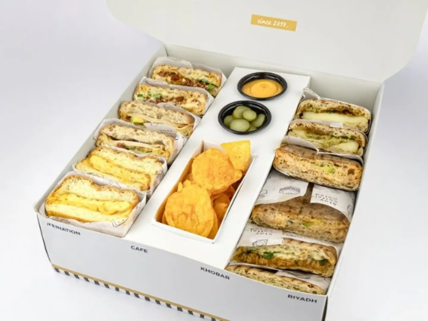 بوكس الساندويشات 12 قطعة