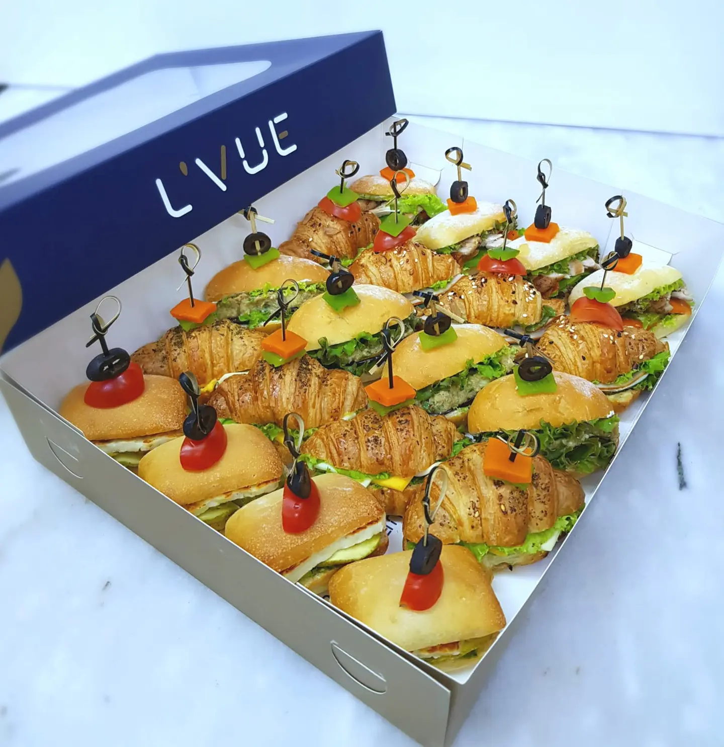 بوكس معجنات صغيرة 20 قطعة