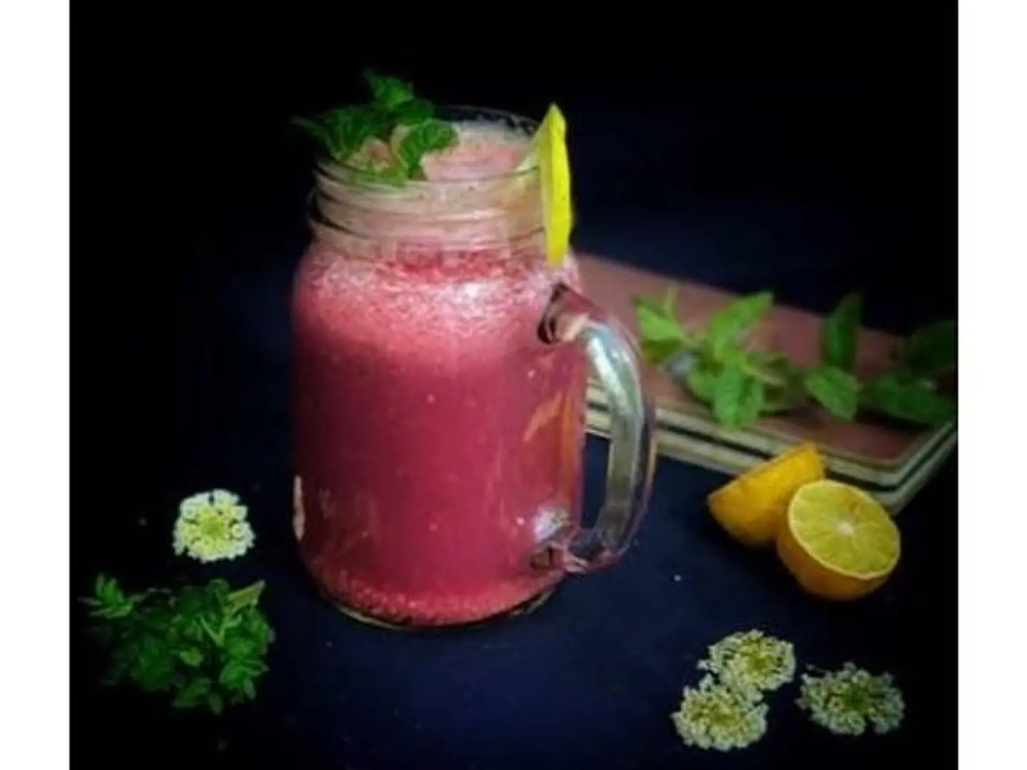 Lemon Mint Breeze With Mint And Strawberry