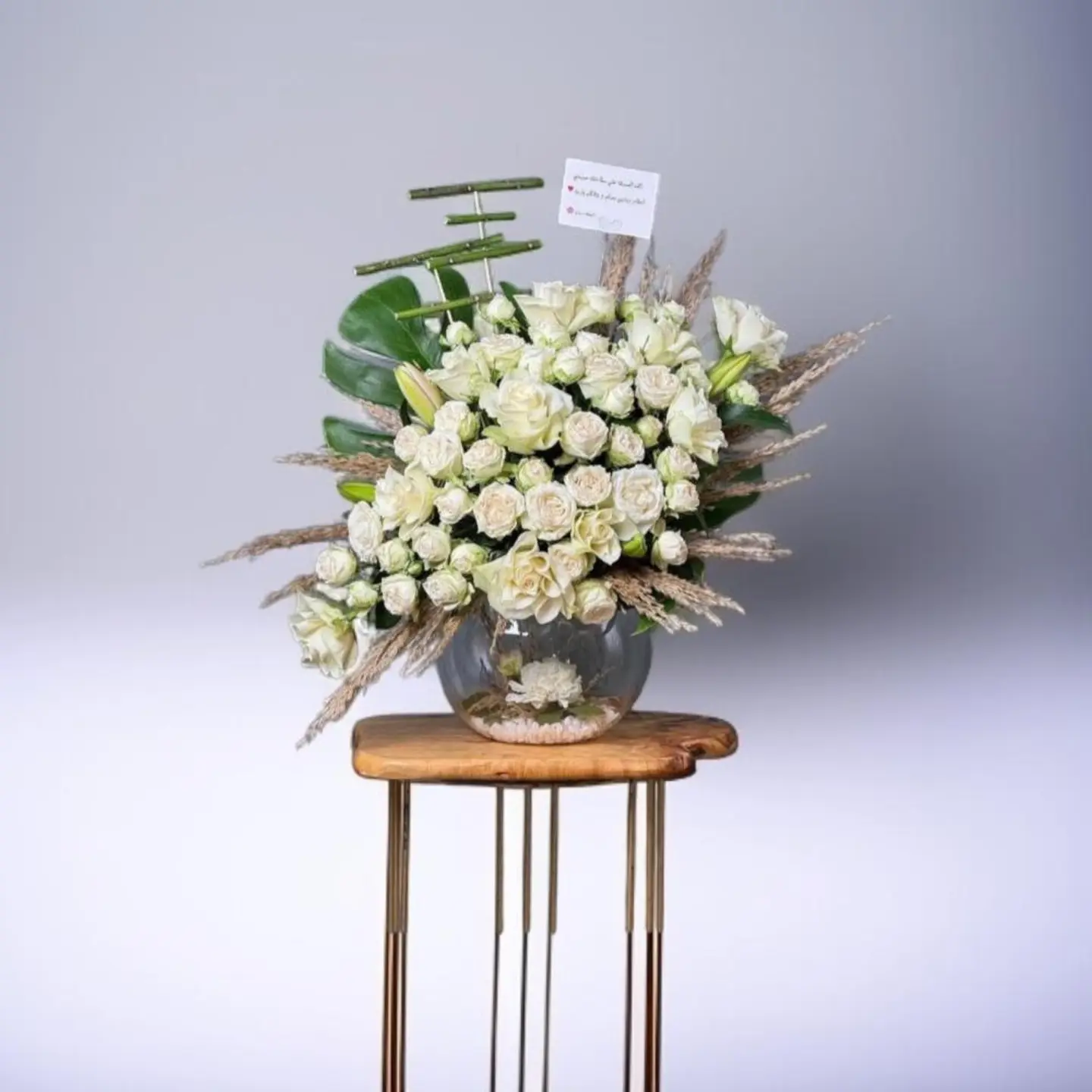 بياض الأميرات في قاعدة زجاجية