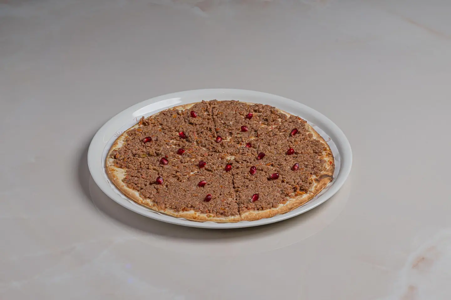 منقوشة لحم بعجين