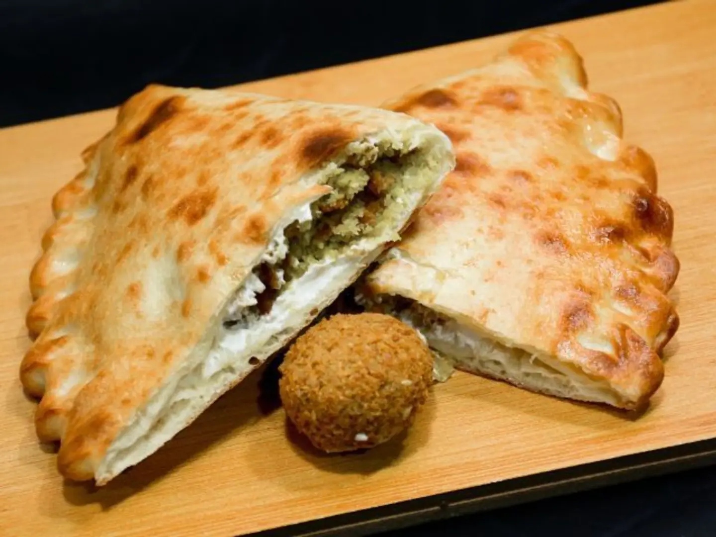 فطيرة لبنة بالفلافل