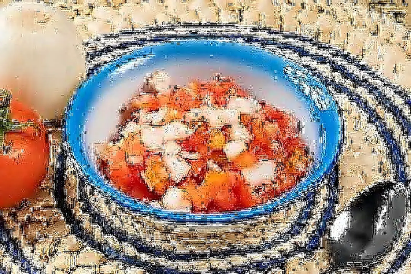 سلطة طماطم وبصل