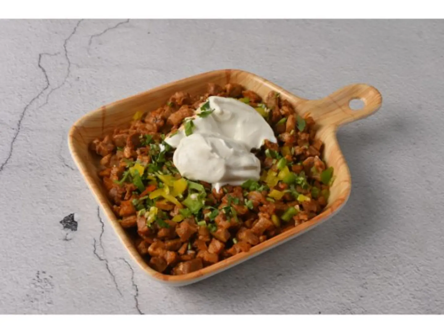 لحم مقلقل مع جبنة