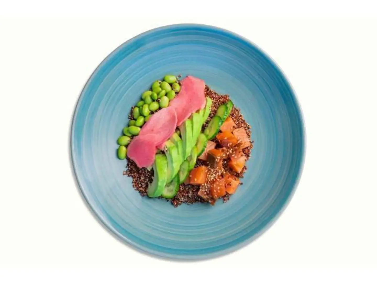 طبق سالمون وأفوكادو