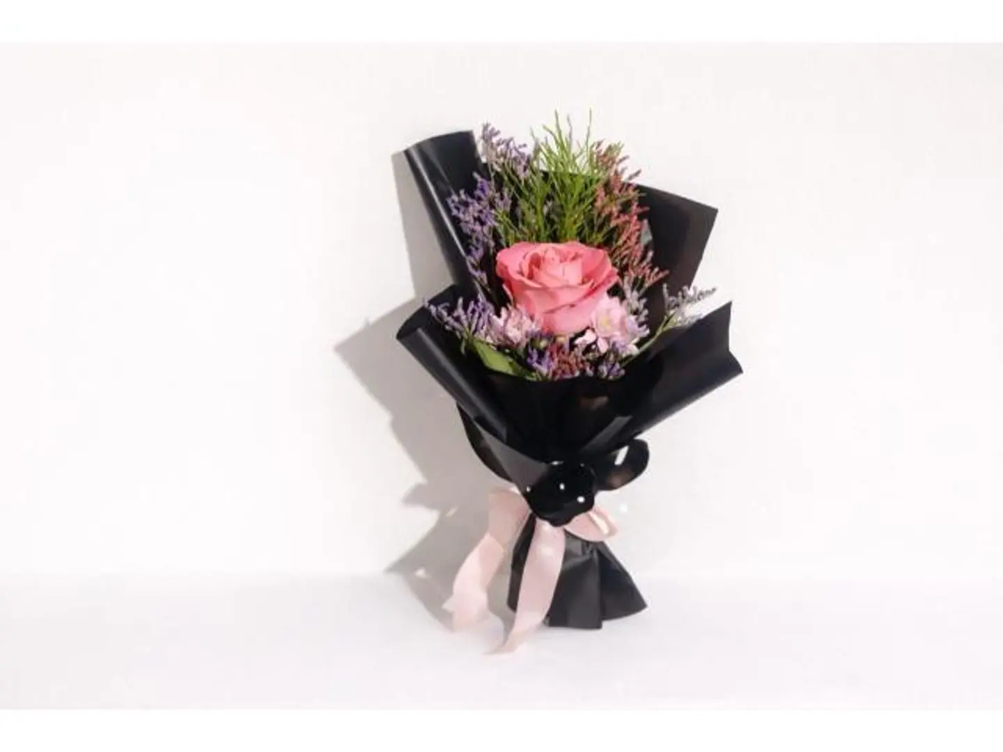 ورد مع اكسسوار