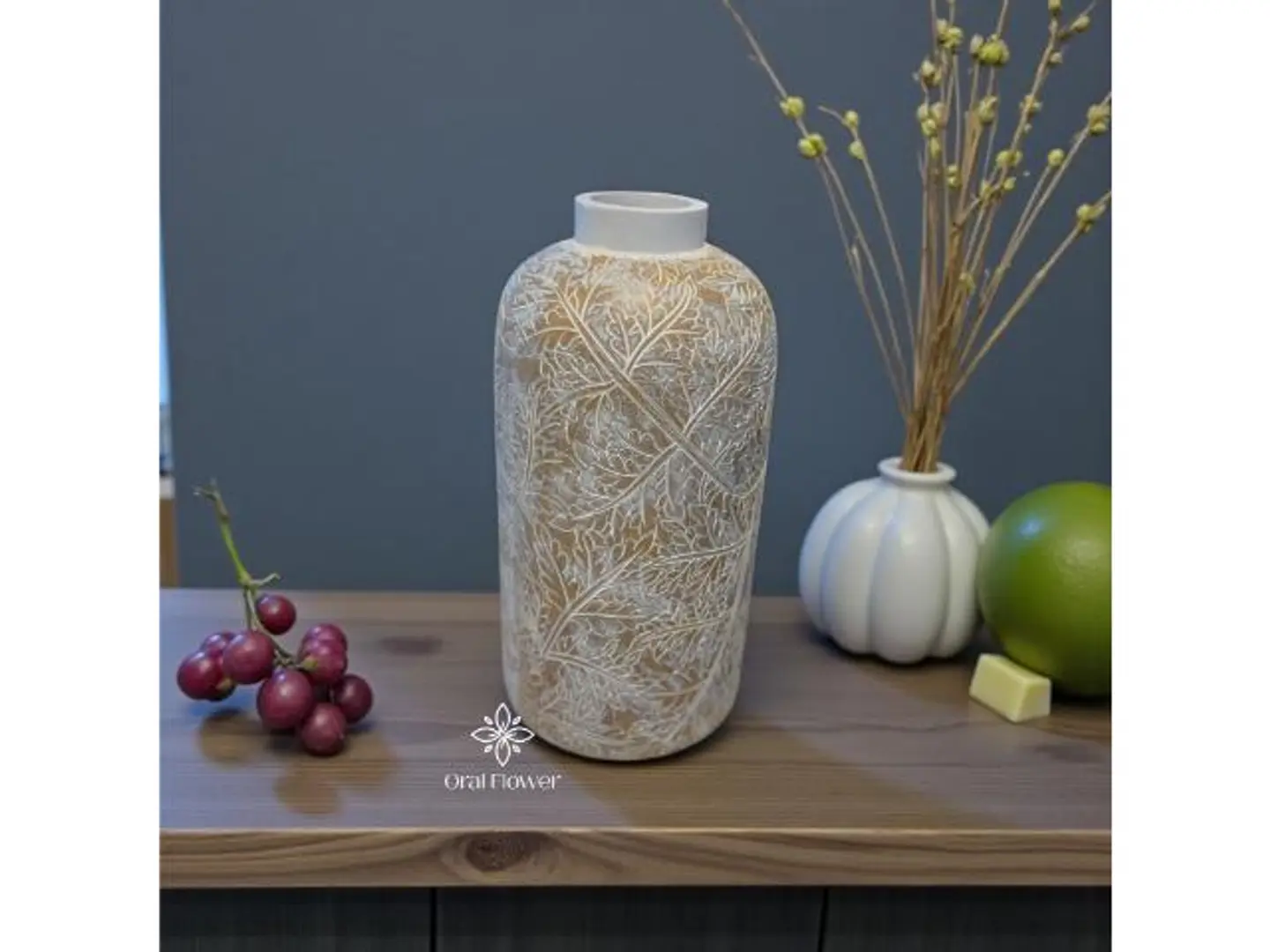 فازة سراميك ابيض وبيج