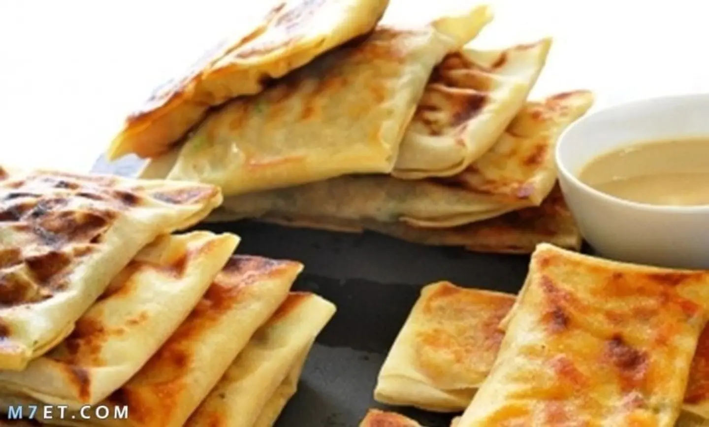 Mutabbak With Cream Cheese And Honey