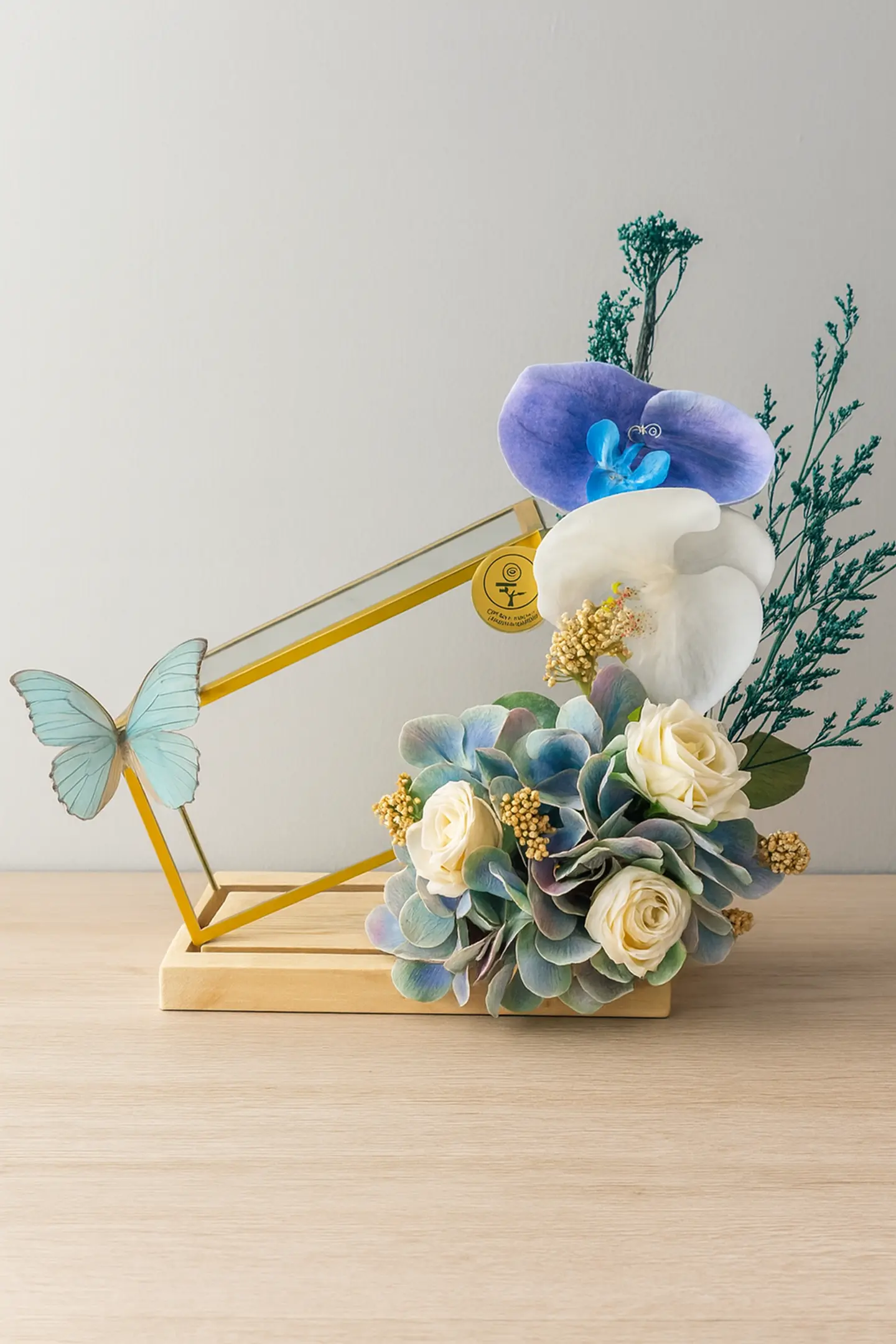 قاعدة زجاج للنقود بالورد الصناعي