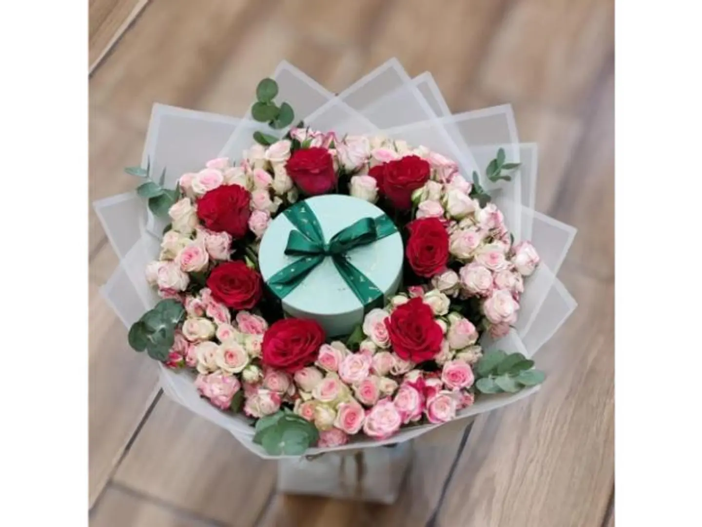 Anoush Sweets With Baby Rose Flowers